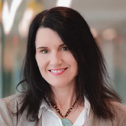Karen Van Riper Headshot